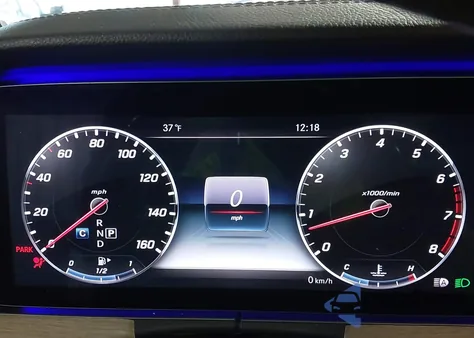 2018 Mercedes-Benz E 400 z USA, uszkodzony, nr VIN WDD1K6FB2JF027893